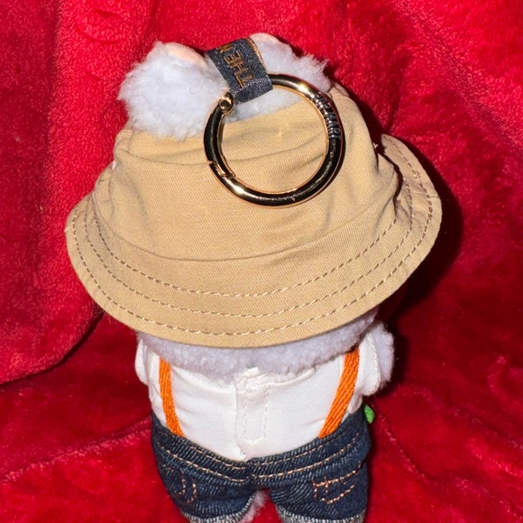 POP MART x Labubu THE MONSTERS - FALL IN WILD Plush Pendant - Picture 3 of 3